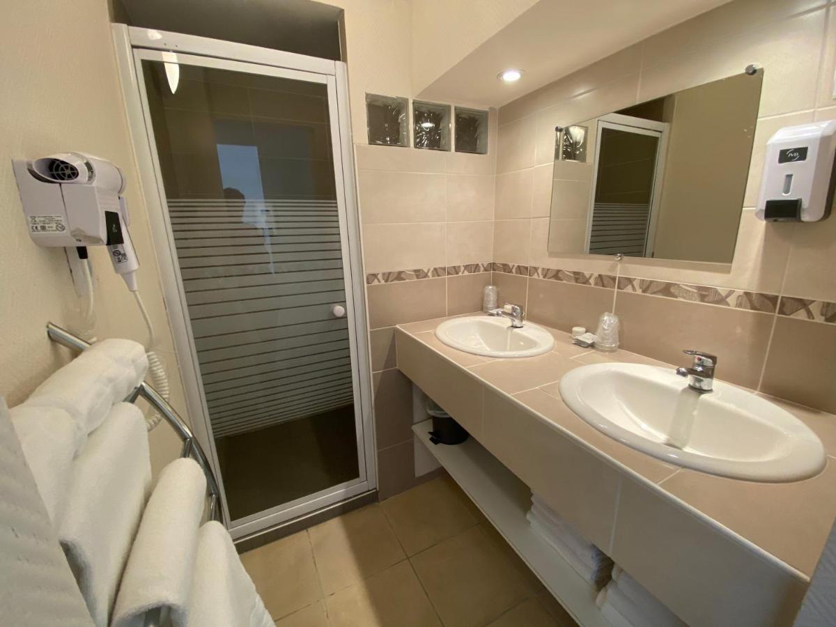 Hotel De Bretagne Fougeres Ngoại thất bức ảnh