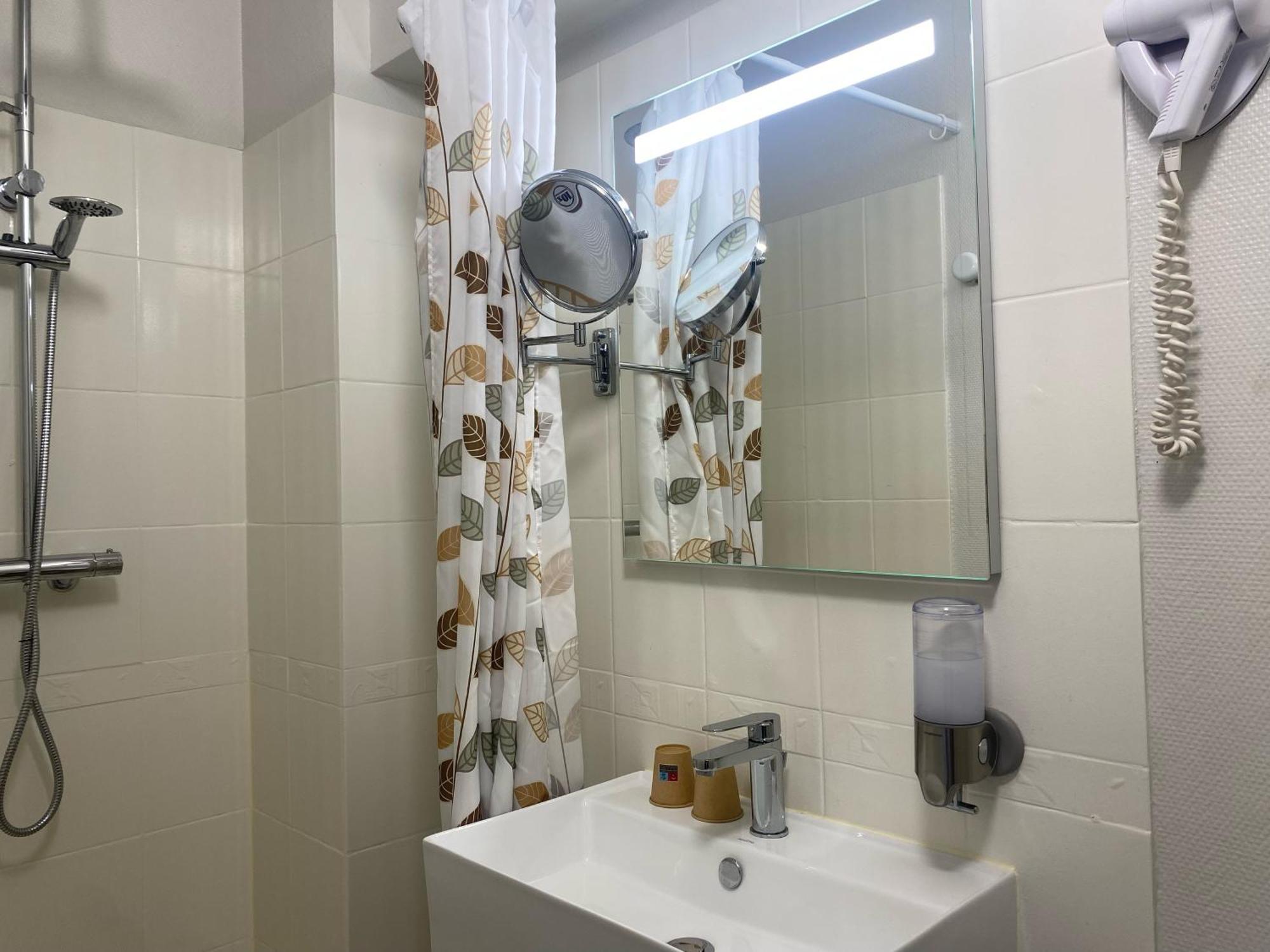 Hotel De Bretagne Fougeres Ngoại thất bức ảnh