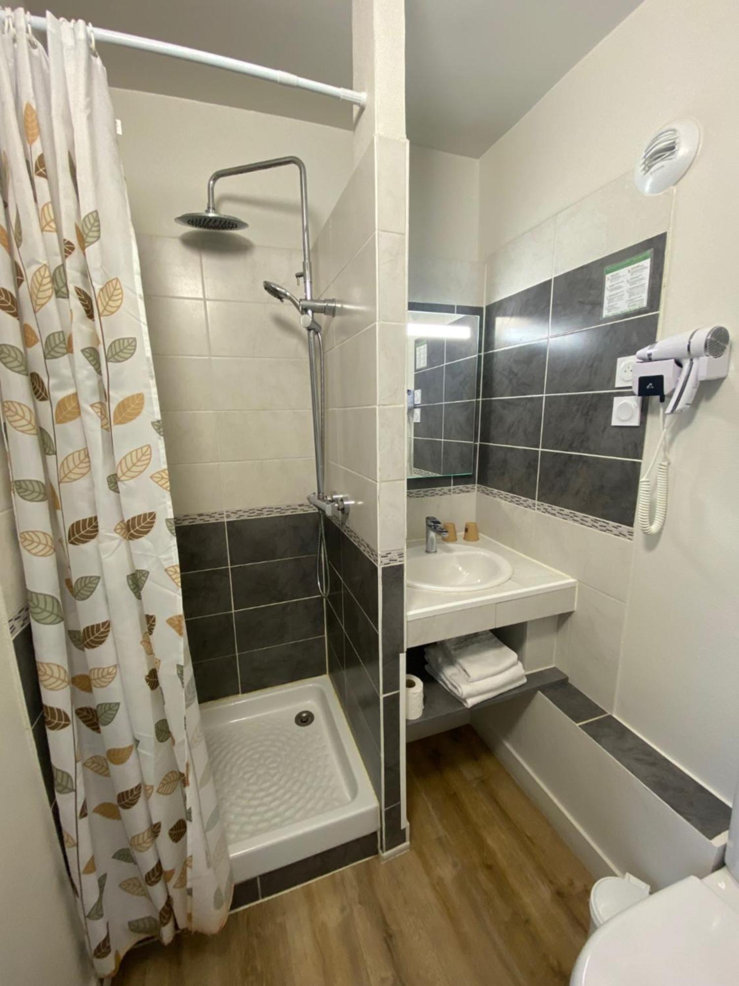 Hotel De Bretagne Fougeres Ngoại thất bức ảnh