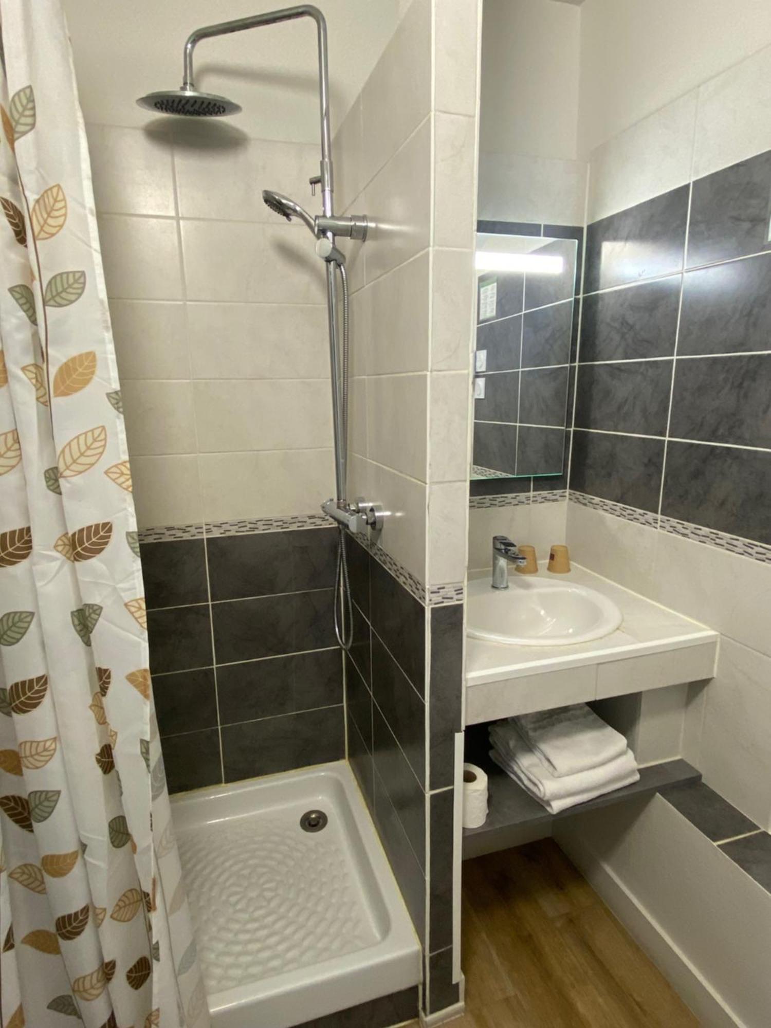 Hotel De Bretagne Fougeres Ngoại thất bức ảnh